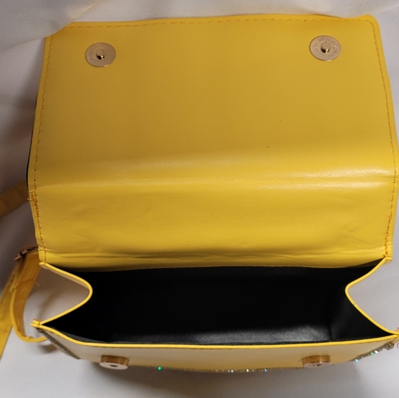 Yellow Handbag - Picture 4 of 4